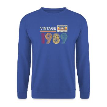 Vintage Kassettenband-Design der 1980er Jahre - Unisex Pullover - Royalblau - Vorne - Alina (178cm) & Michal (187cm)