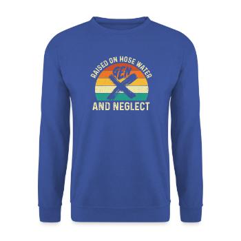 Gen X ist mit Schlauchwasser aufgewachsen und vernachlässigt Humor - Unisex Pullover - Royalblau - Vorne - Alina (178cm) & Michal (187cm)