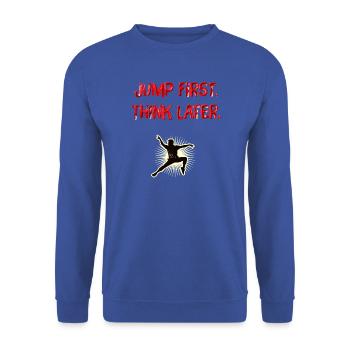 Jump - Unisex Pullover - Royalblau - Vorne - Alina (178cm) & Michal (187cm)