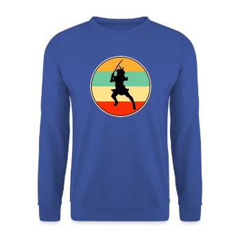 Samurai Warrior Retro Sunset Vintage-Silhouette - Unisex Pullover - Royalblau - Vorne - Alina (178cm) & Michal (187cm)