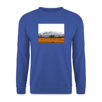 Schneebedeckte Berglandschaft in Island - Unisex Pullover - Royalblau - Vorne - Alina (178cm) & Michal (187cm)