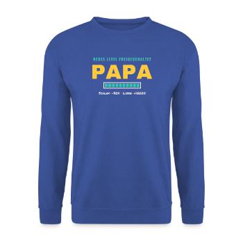 Papa – Neues Level freigeschaltet - Unisex Pullover - Royalblau - Vorne - Alina (178cm) & Michal (187cm)