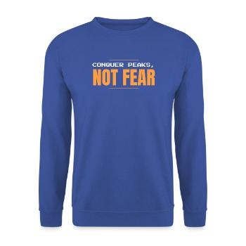 Erobere Gipfel und fürchte nicht Bergmotiv - Unisex Pullover - Royalblau - Vorne - Alina (178cm) & Michal (187cm)