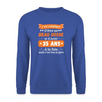 Lustige Original Geschenkidee zum 35. Geburtstag Mann - Unisex Pullover - Royalblau - Vorne - Alina (178cm) & Michal (187cm)