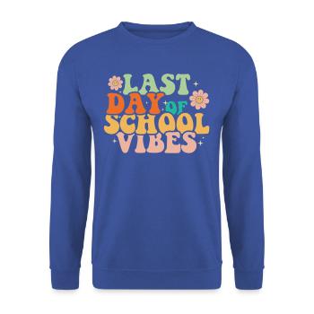 t-shirt « last Day Of School Summer Vibes » - Sweat-shirt Unisexe - bleu royal - Devant - Alina (178cm) & Michal (187cm)