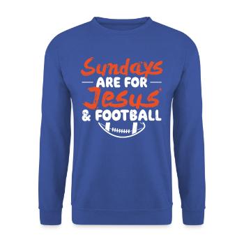 sonntaSonntags-t-shirt „jesus Und Fußball“ - Unisex Pullover - Royalblau - Vorne - Alina (178cm) & Michal (187cm)