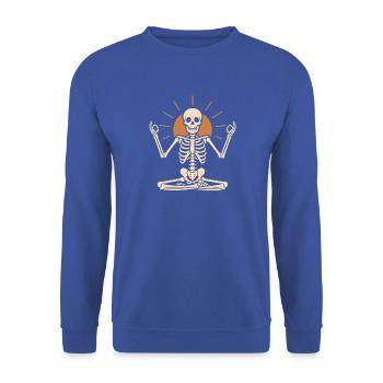 Meditierender Skelett mit Sonnenkreis - Unisex Pullover - Royalblau - Vorne - Alina (178cm) & Michal (187cm)
