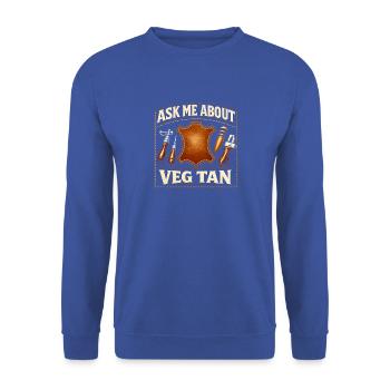 Frag mich nach Veg Tan | Lederhandwerk - Unisex Pullover - Royalblau - Vorne - Alina (178cm) & Michal (187cm)