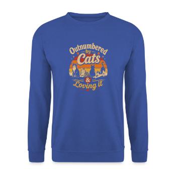 Outnumbered by Cats & Loving It - Unisex Pullover - Royalblau - Vorne - Alina (178cm) & Michal (187cm)