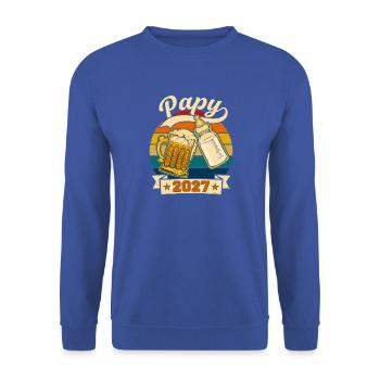Zukünftiger Opa 2027 Retro-Schwangerschaftsankündigung - Unisex Pullover - Royalblau - Vorne - Alina (178cm) & Michal (187cm)