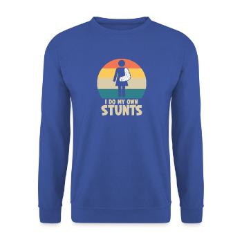 Ich mache meine Stunts selbst. Gute Besserung, Fra - Unisex Pullover - Royalblau - Vorne - Alina (178cm) & Michal (187cm)
