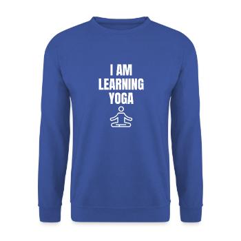 Ich lerne Yoga Spruch Englisch - Unisex Pullover - Royalblau - Vorne - Alina (178cm) & Michal (187cm)