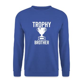Trophäe Bruder - Unisex Pullover - Royalblau - Vorne - Alina (178cm) & Michal (187cm)