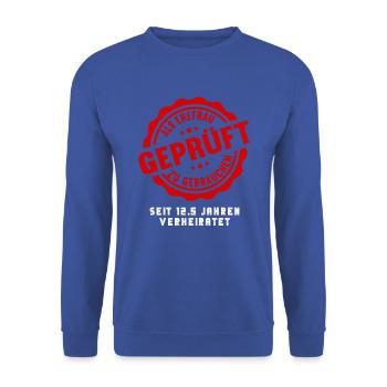 Ich übelebte 12.5 Jahre verheiratet Hochzeitstag - Unisex Pullover - Royalblau - Vorne - Alina (178cm) & Michal (187cm)