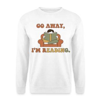 Geh weg, ich lese – Couchleser - Unisex Pullover - Weiß - Vorne - Alina (178cm) & Michal (187cm)