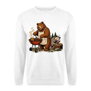 Bär & Opossum beim Grillen – Grillfreunde - Unisex Pullover - Weiß - Vorne - Alina (178cm) & Michal (187cm)