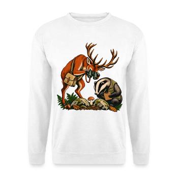 Rotwild und Dachs bei der Pilzbestimmung - Unisex Pullover - Weiß - Vorne - Alina (178cm) & Michal (187cm)