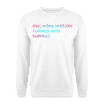 One More Mission Gamer Spruch - Unisex Pullover - Weiß - Vorne - Alina (178cm) & Michal (187cm)