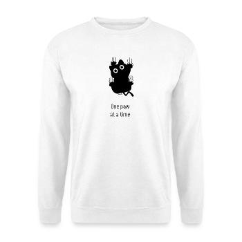 One Paw at a Time – Lustige schwarze Katze - Unisex Pullover - Weiß - Vorne - Alina (178cm) & Michal (187cm)