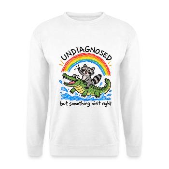 Undiagnosed | Waschbär Krokodil Chaos - Unisex Pullover - Weiß - Vorne - Alina (178cm) & Michal (187cm)