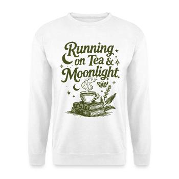 Running on Tea & Moonlight Spruch - Unisex Pullover - Weiß - Vorne - Alina (178cm) & Michal (187cm)