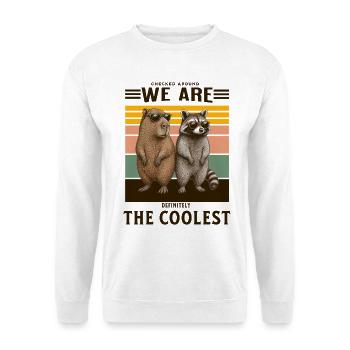 Cooles Capybara & Waschbär Spruch Design - Unisex Pullover - Weiß - Vorne - Alina (178cm) & Michal (187cm)