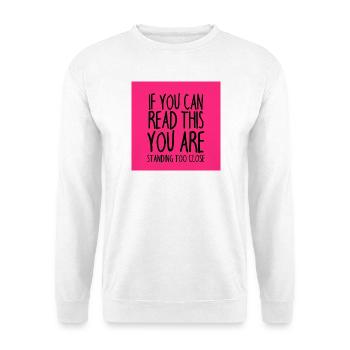 Maske Spruch Abstand zu nah - Unisex Pullover - Weiß - Vorne - Alina (178cm) & Michal (187cm)