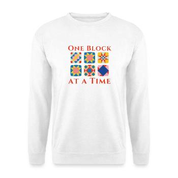 Ein Block nach dem anderen Patchwork - Unisex Pullover - Weiß - Vorne - Alina (178cm) & Michal (187cm)
