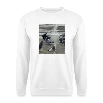 Taubenliebe am Brunnen - Unisex Pullover - Weiß - Vorne - Alina (178cm) & Michal (187cm)