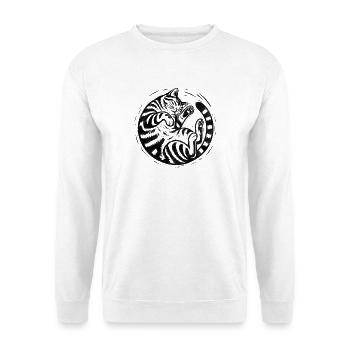 Schlafende getigerte Katze – Vintage-Gravur-Illustration - Unisex Pullover - Weiß - Vorne - Alina (178cm) & Michal (187cm)
