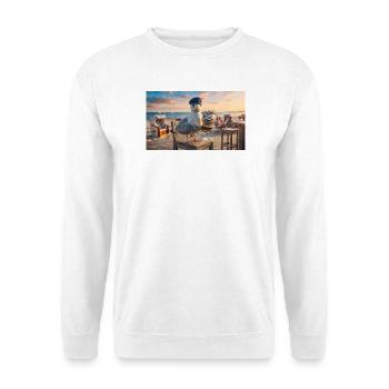 Seagull genießt Sprats in der Coastal Bar - Unisex Pullover - Weiß - Vorne - Alina (178cm) & Michal (187cm)