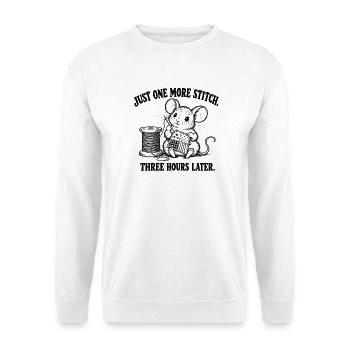 Nur noch ein Stich – Lustige Nähmaus - Unisex Pullover - Weiß - Vorne - Alina (178cm) & Michal (187cm)
