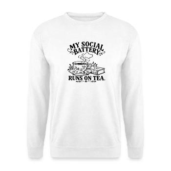 Meine soziale Batterie läuft mit Tee – Lustiger Teeliebhaber - Unisex Pullover - Weiß - Vorne - Alina (178cm) & Michal (187cm)