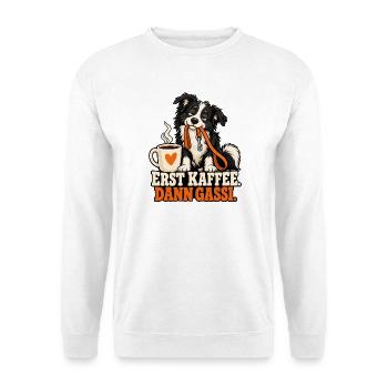 Erst Kaffee, Dann Gassi Hundemotiv - Unisex Pullover - Weiß - Vorne - Alina (178cm) & Michal (187cm)
