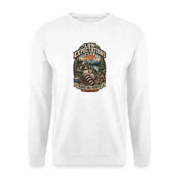 Low Expectations Club – Waschbär Outdoor - Unisex Pullover - Weiß - Vorne - Alina (178cm) & Michal (187cm)
