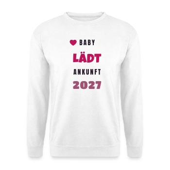 Baby lädt Ankunft 2027 Schwanger Geschenk - Unisex Pullover - Weiß - Vorne - Alina (178cm) & Michal (187cm)