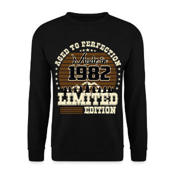 1982 Limited Edition - Unisex Sweatshirt - black - Front - Alina (178cm) & Michal (187cm)