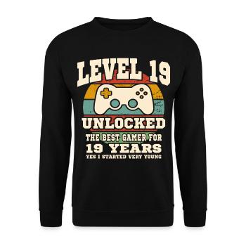Stufe 19 freigeschaltet – 19. Jahrestag - Unisex Pullover - Schwarz - Vorne - Alina (178cm) & Michal (187cm)