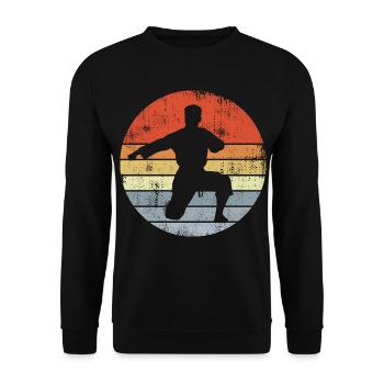Retro Karateka - Unisex Pullover - Schwarz - Vorne - Alina (178cm) & Michal (187cm)