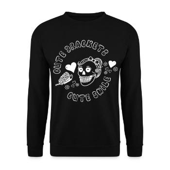 Zahnspange Mädchen cool goth - Unisex Pullover - Schwarz - Vorne - Alina (178cm) & Michal (187cm)
