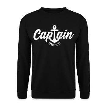 CAPITAINE DEPUIS 2025 - Sweat-shirt Unisexe - noir - Devant - Alina (178cm) & Michal (187cm)