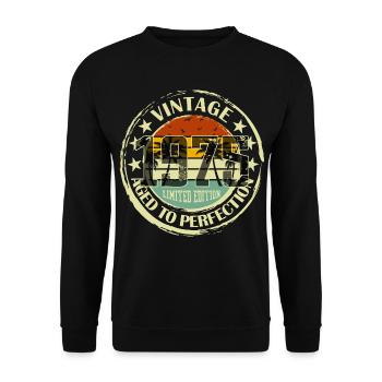 Vintage Quality 1975 Birthday Party Gift - Unisex Sweatshirt - black - Front - Alina (178cm) & Michal (187cm)