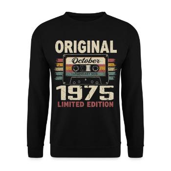 Geboren im Oktober 1975 | Vintage Geschenk Oktober 1975 - Unisex Pullover - Schwarz - Vorne - Alina (178cm) & Michal (187cm)