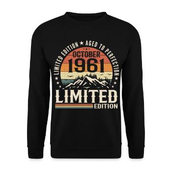 Geboren im Oktober 1961 - Vintage-Geschenk Oktober 1961 - Unisex Pullover - Schwarz - Vorne - Alina (178cm) & Michal (187cm)