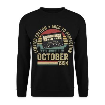 Vintage Car October 1994 Birthday Gift October - Unisex Sweatshirt - black - Front - Alina (178cm) & Michal (187cm)