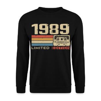 Legends 1989 Vintage 1989 Jubilee 1989 vintage - Unisex Sweatshirt - black - Front - Alina (178cm) & Michal (187cm)