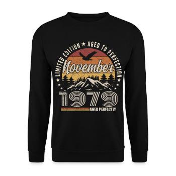 Legenden November 1979 Jahrgang November 1979 - Unisex Pullover - Schwarz - Vorne - Alina (178cm) & Michal (187cm)