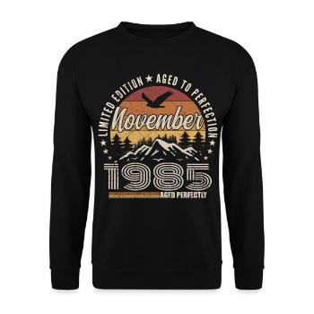 Légendes Novembre 1985 Millésime Novembre 1985  - Sweat-shirt Unisexe - noir - Devant - Alina (178cm) & Michal (187cm)