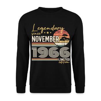 Jahrgang November 1966 RetroNovember 1966 - Unisex Pullover - Schwarz - Vorne - Alina (178cm) & Michal (187cm)