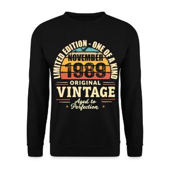 November 1989 Bestes Geschenk 1989 - November 1989 - Unisex Pullover - Schwarz - Vorne - Alina (178cm) & Michal (187cm)
